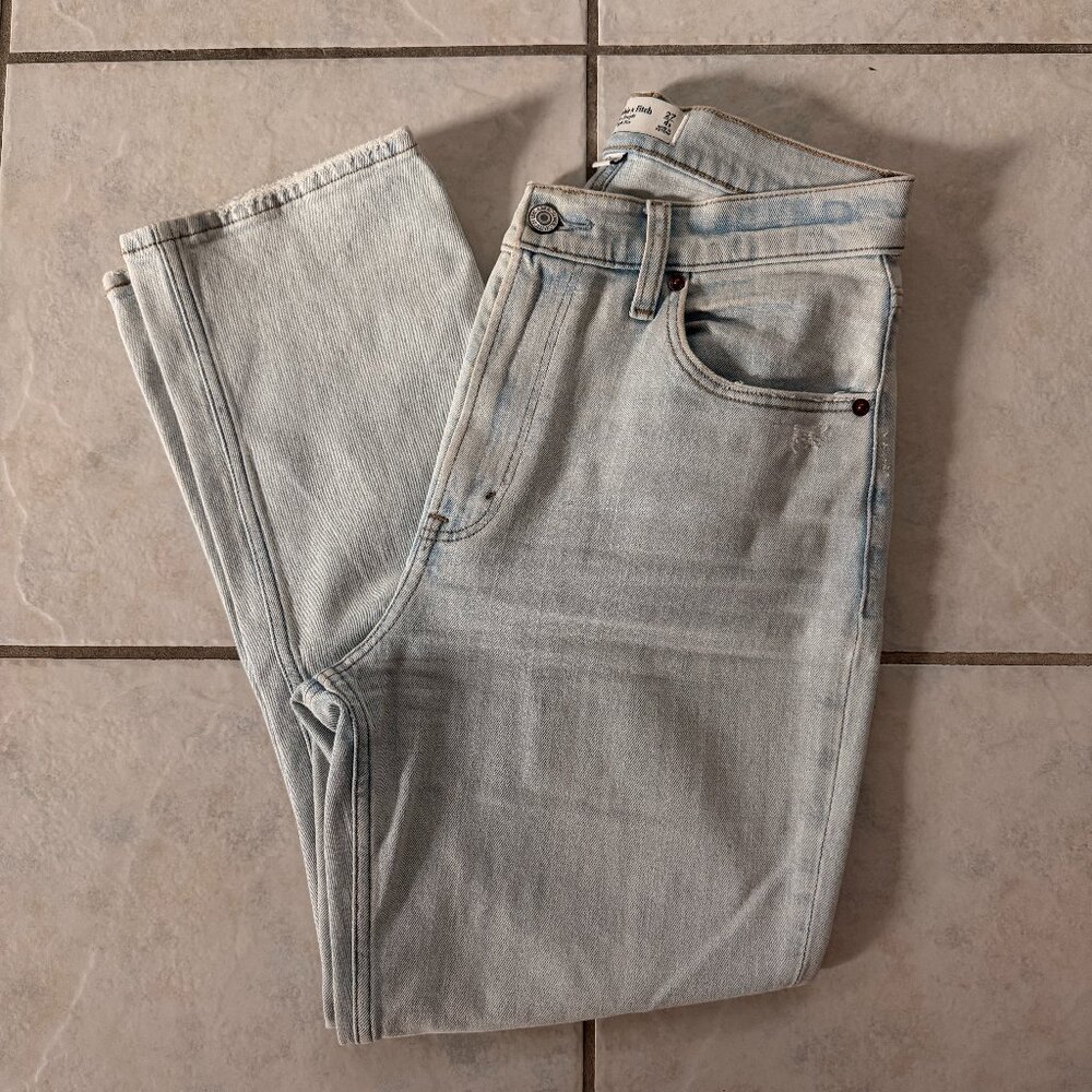 Abercrombie & Fitch Ultra High Rise Ankle Straight Jean *Curve Love